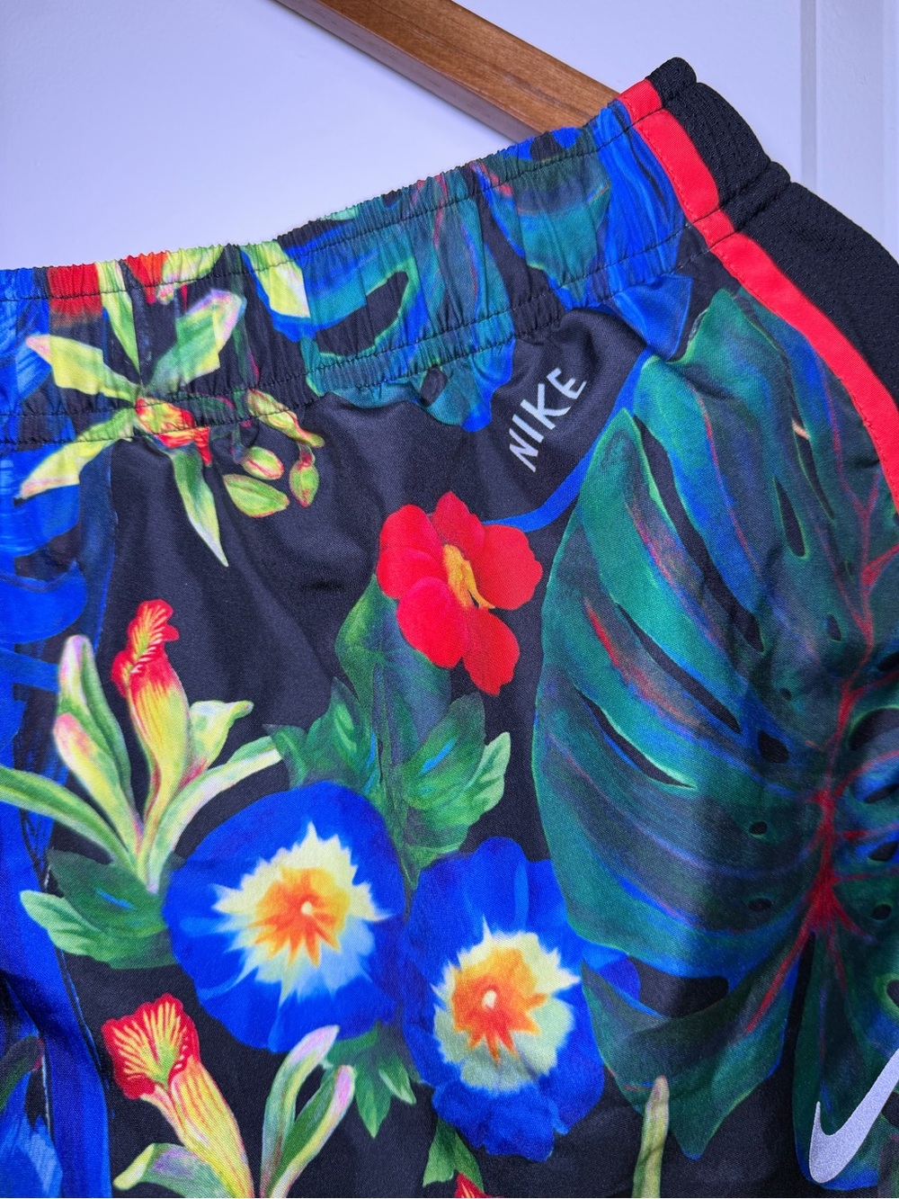 Nike Dr-Fit XL Tropical Floral Running Shorts w/ Red Trim - Picture 7 of 11